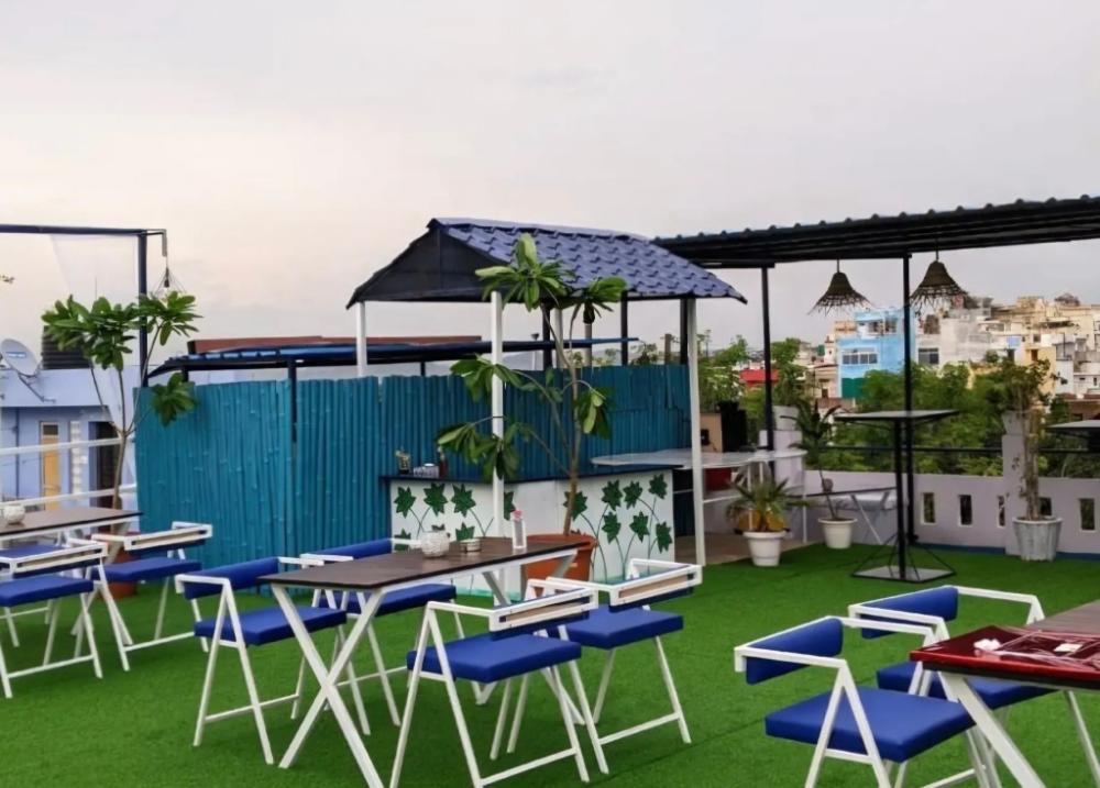 footra stay and cafe