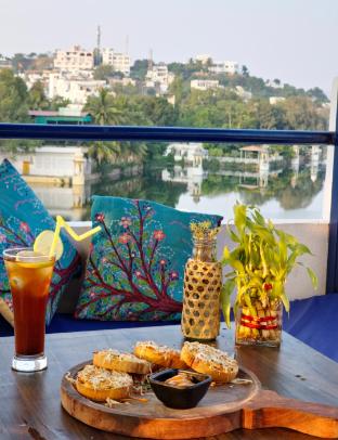 footra stay and cafe