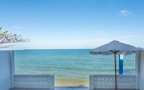 mien trung beach house phu quoc