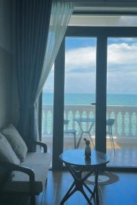 mien trung beach house phu quoc