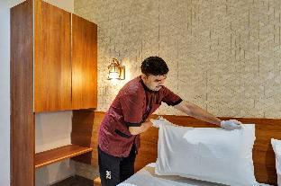 Omkar Executive,Satara>>Khandala,3 star