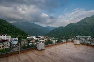 hotel jp hills rishikesh