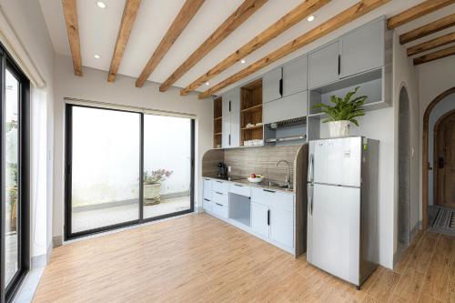 thom house