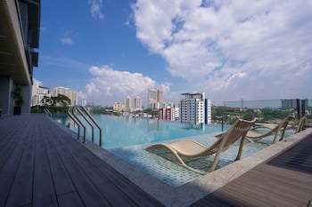 societe sri hartamas kuala lumpur