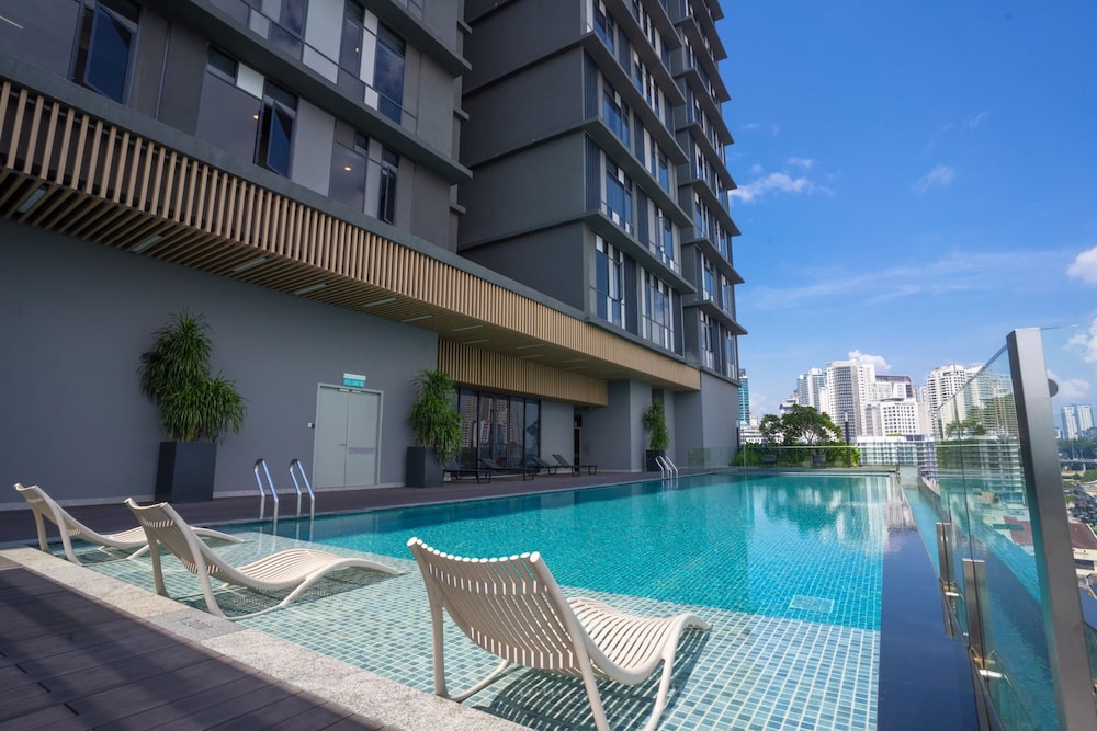 societe sri hartamas kuala lumpur