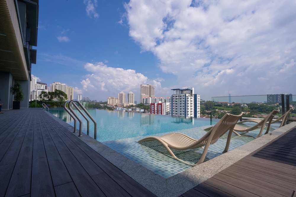 societe sri hartamas kuala lumpur