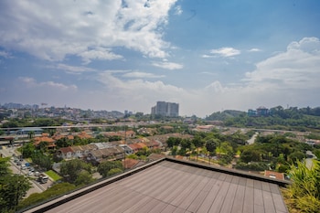 societe sri hartamas kuala lumpur