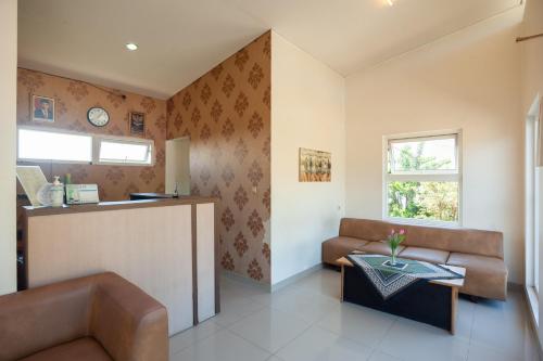 urbanview resort adang zecky cisarua puncak by reddoorz