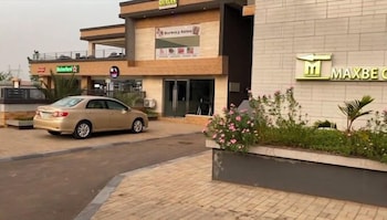 maxbe continental hotel