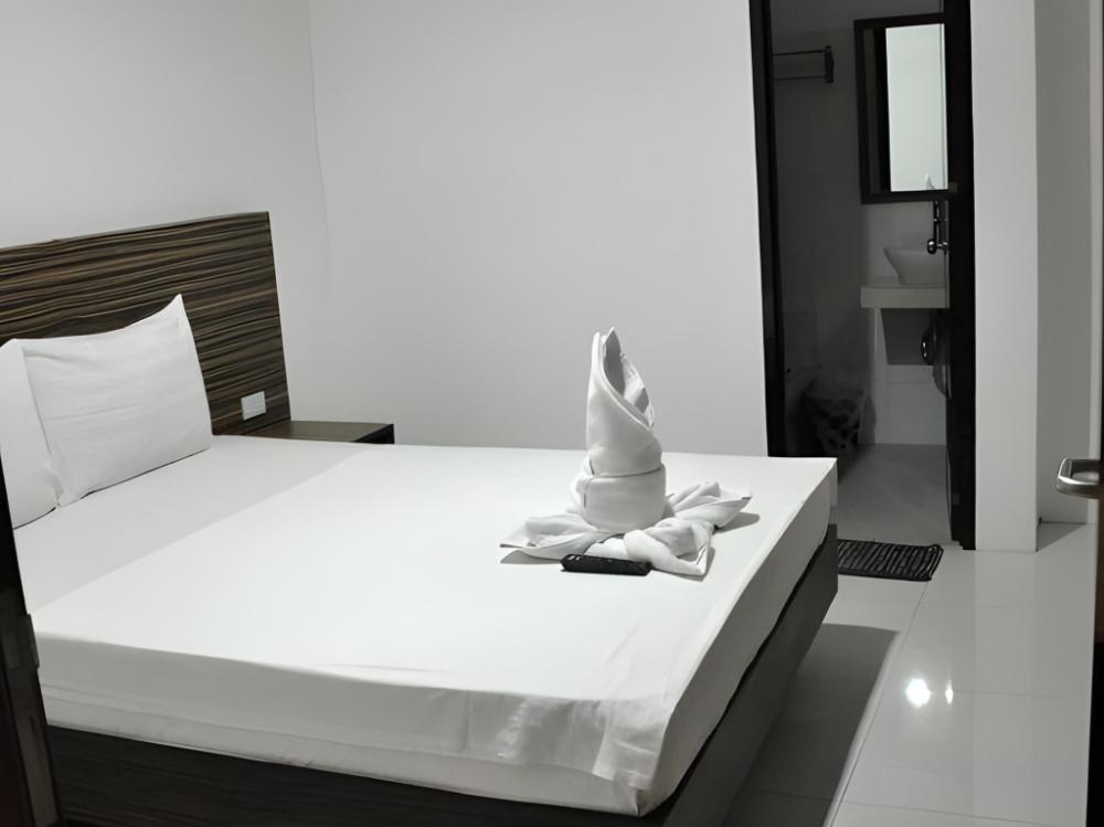 reddoorz sir g hotel dmall boracay