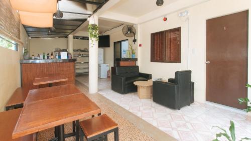 reddoorz the central inn boracay island