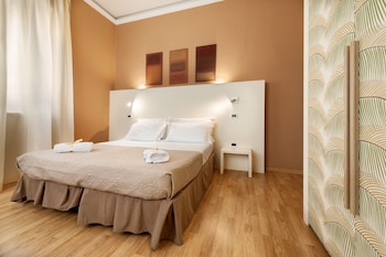 lucca in villa elisa and gentucca