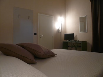 lucca in villa elisa and gentucca