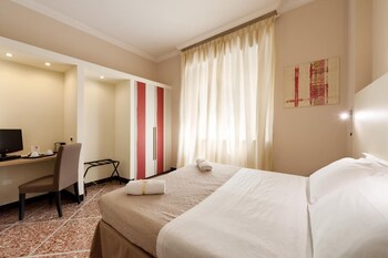 lucca in villa elisa and gentucca