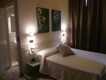 lucca in villa elisa and gentucca