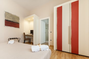 lucca in villa elisa and gentucca