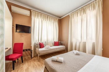 lucca in villa elisa and gentucca