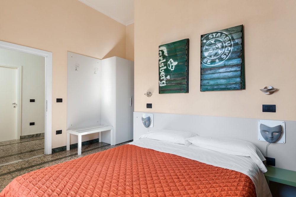 lucca in villa elisa and gentucca