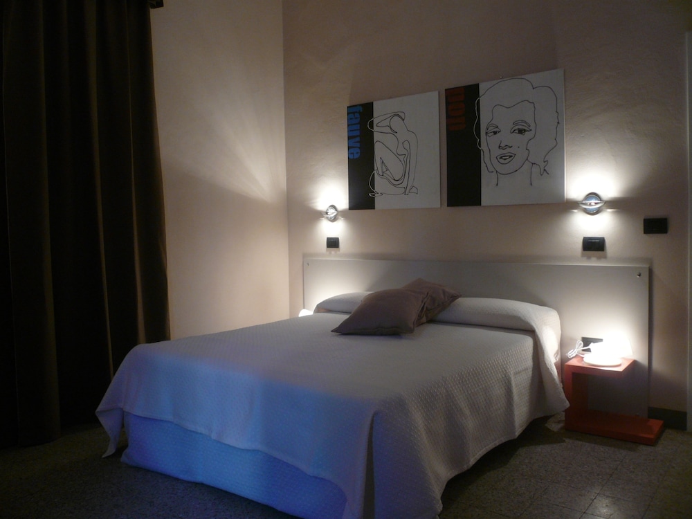 lucca in villa elisa and gentucca