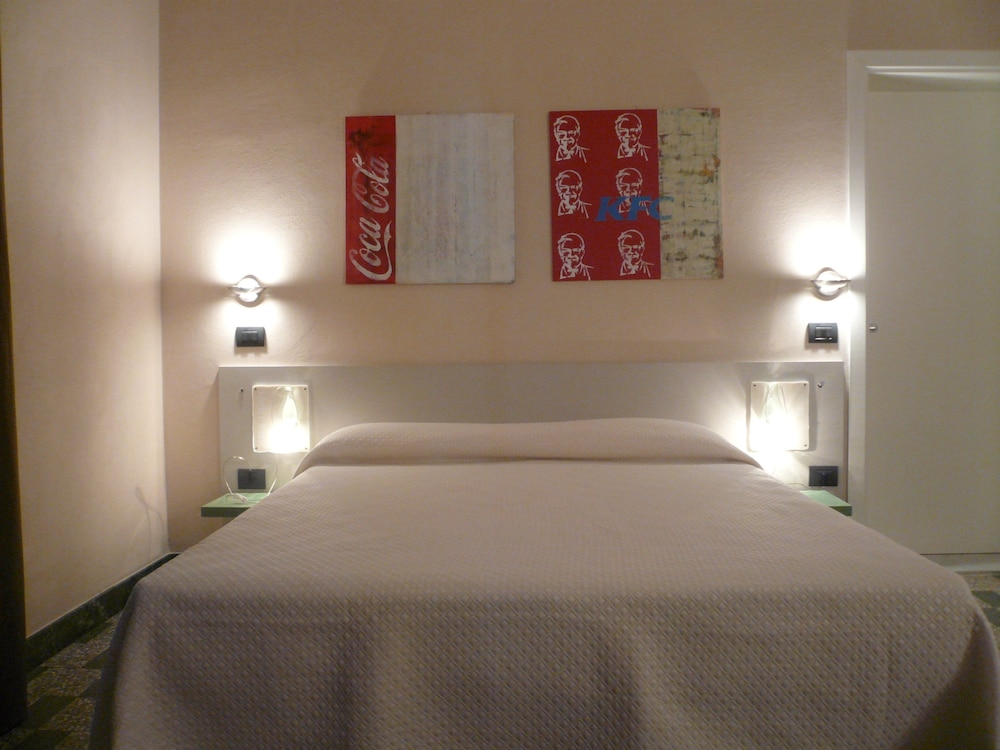 lucca in villa elisa and gentucca