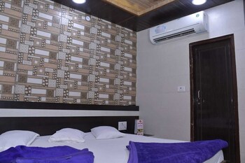 hotel qadri 400 mtrs from dargah