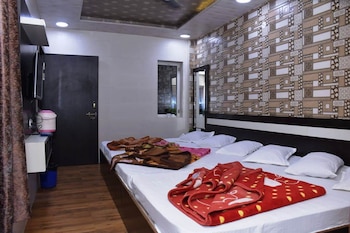 hotel qadri 400 mtrs from dargah