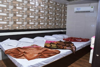 hotel qadri 400 mtrs from dargah
