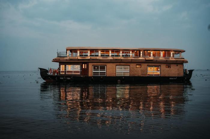 venice premium houseboats alleppey
