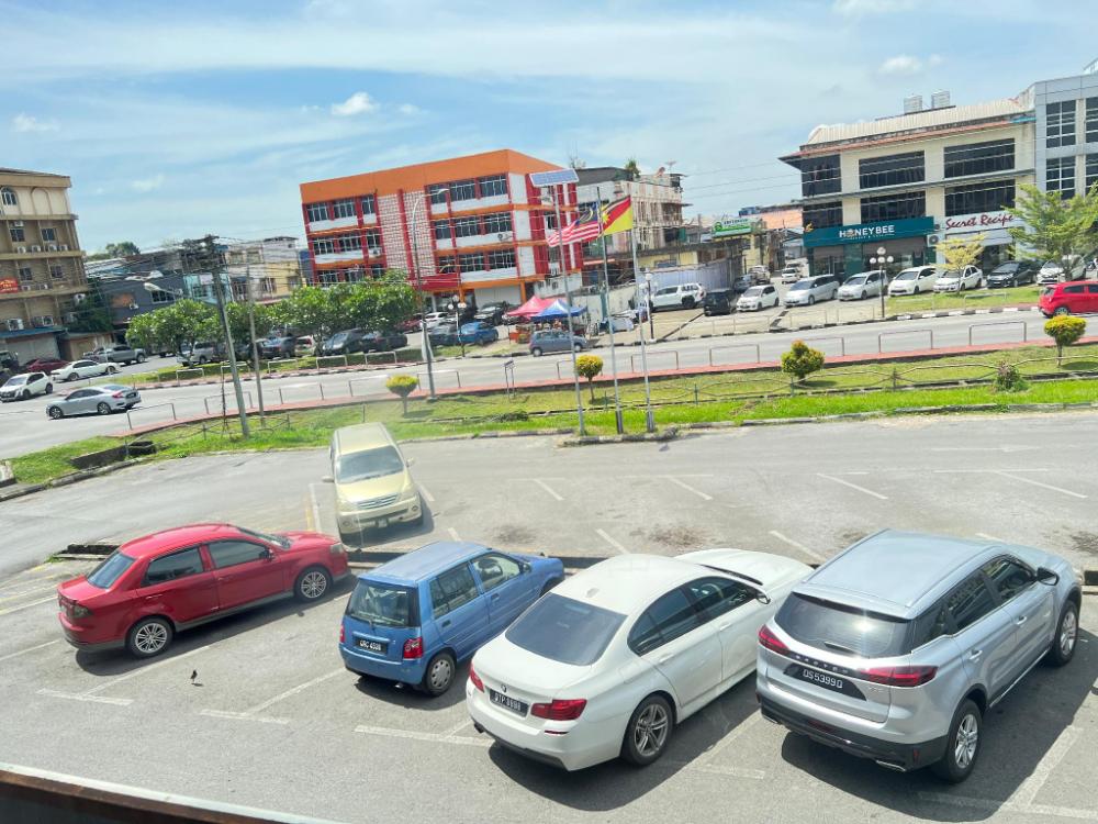mega inn sri aman