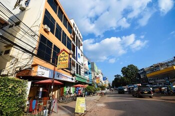 sport guesthouse vientiane