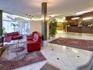 Grand Hotel Cravat,Luxembourg Airport>>Luxembourg,4 star