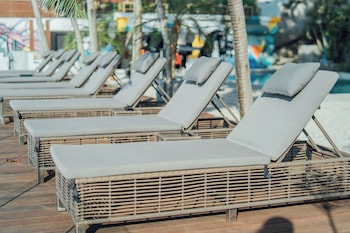 solitude acacia resort