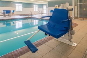 holiday inn express hotel and suites burlington by ihg