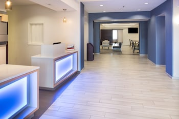 Holiday Inn Express Hotel & Suites Burlington By Ihg,Des Moines>>Burlington,3 star