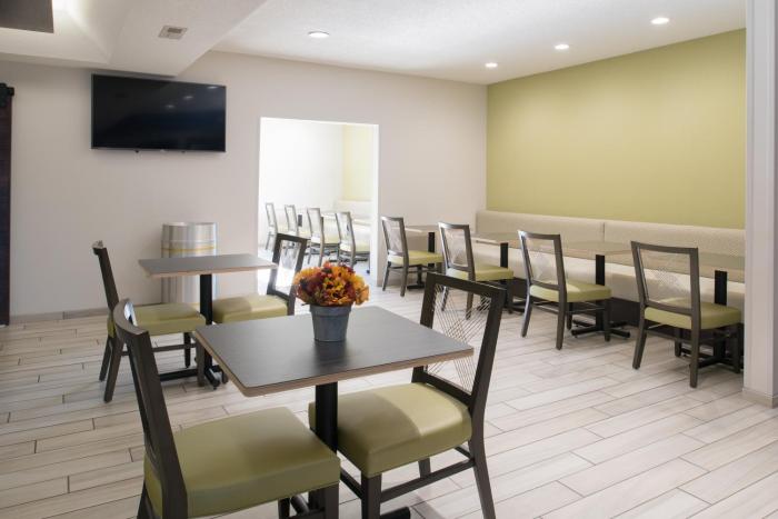 holiday inn express hotel and suites burlington by ihg