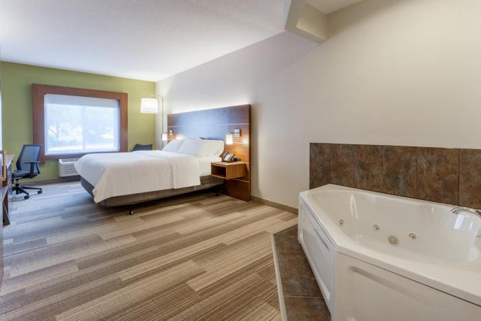 holiday inn express hotel and suites burlington by ihg