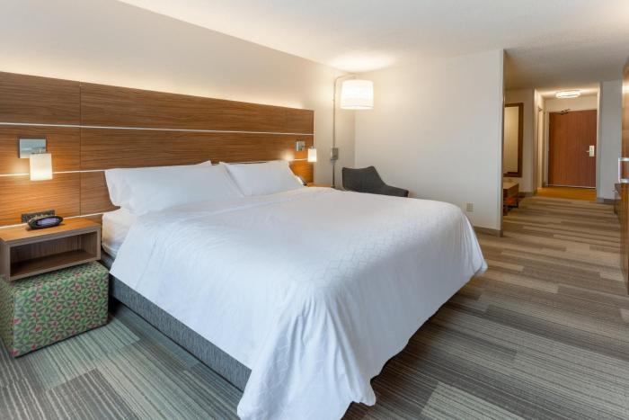 holiday inn express hotel and suites burlington by ihg
