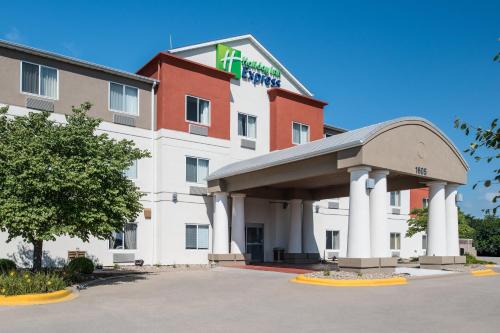 holiday inn express hotel and suites burlington by ihg