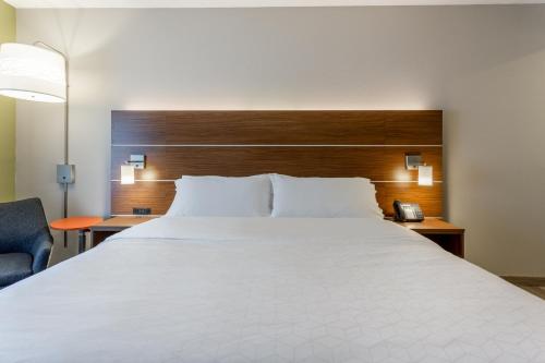 holiday inn express hotel and suites burlington by ihg