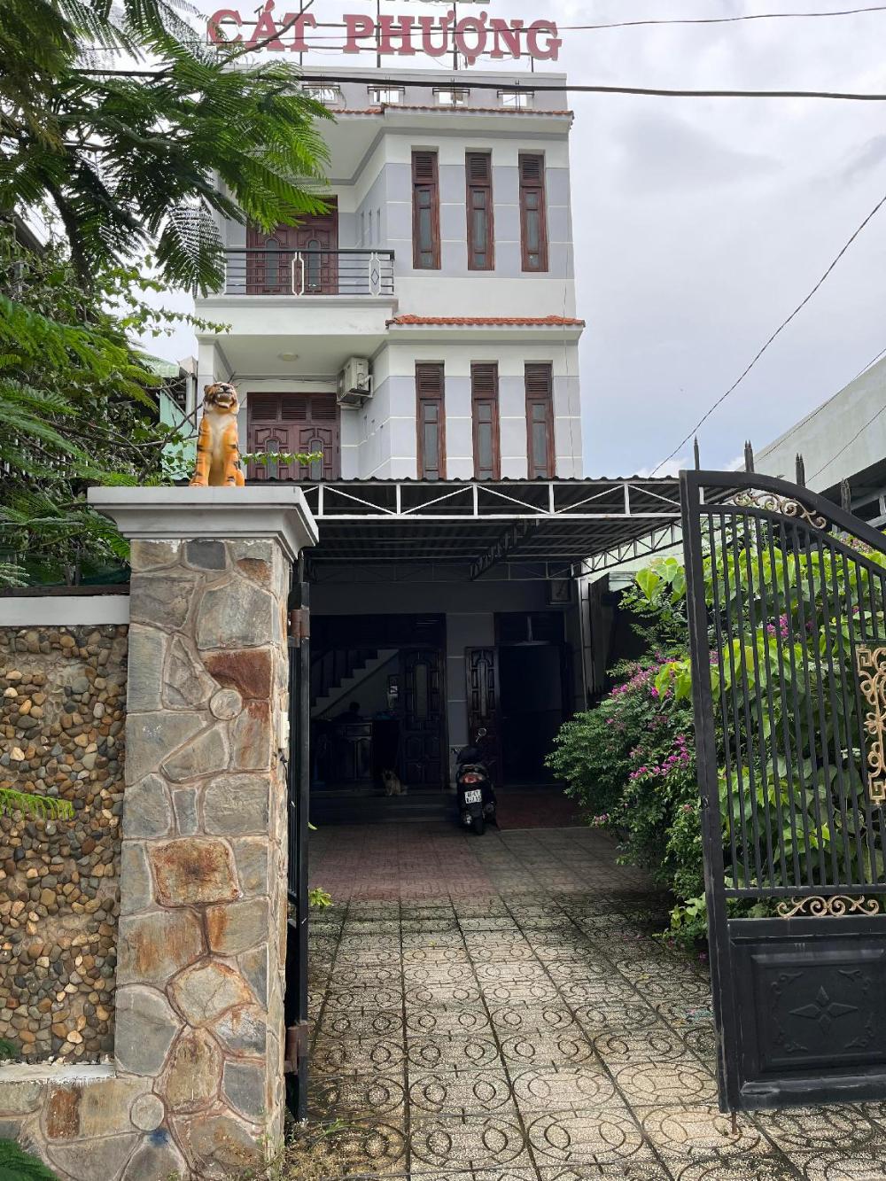 cat phu ng motel