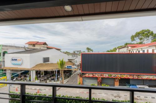 lek lek samui roomxcoffee bar