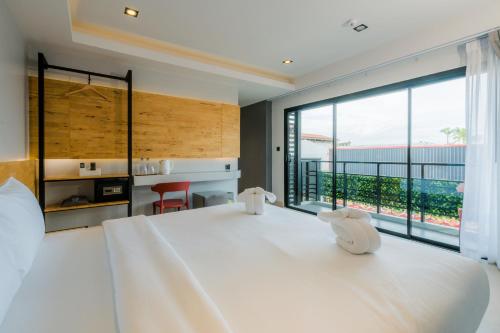 lek lek samui roomxcoffee bar