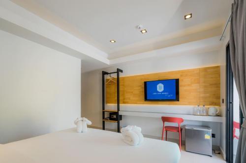 lek lek samui roomxcoffee bar