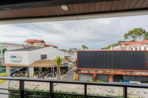 lek lek samui roomxcoffee bar