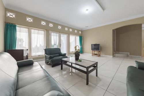 urbanview resort anty cisarua tugu puncak by reddoorz