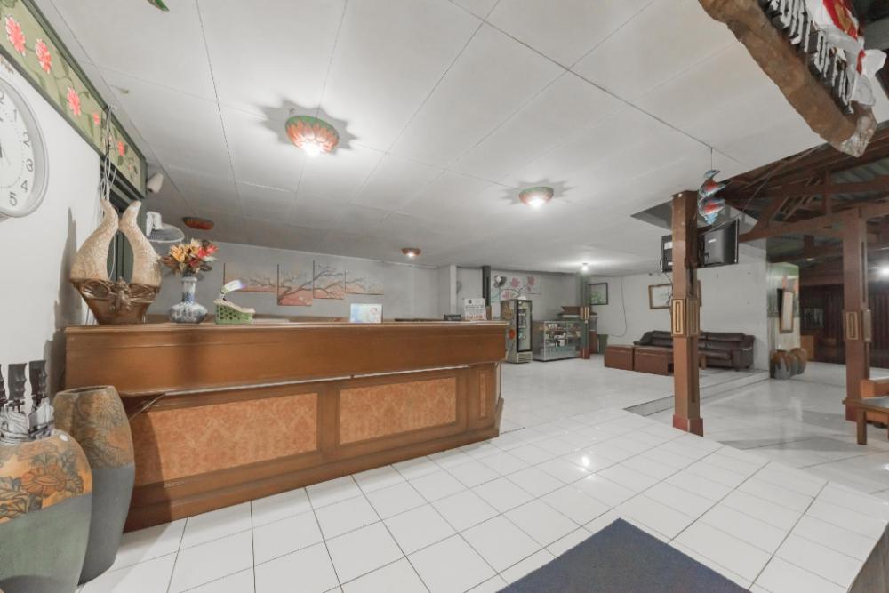 reddoorz plus hotel griya astoeti