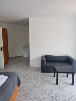 pension seckbach