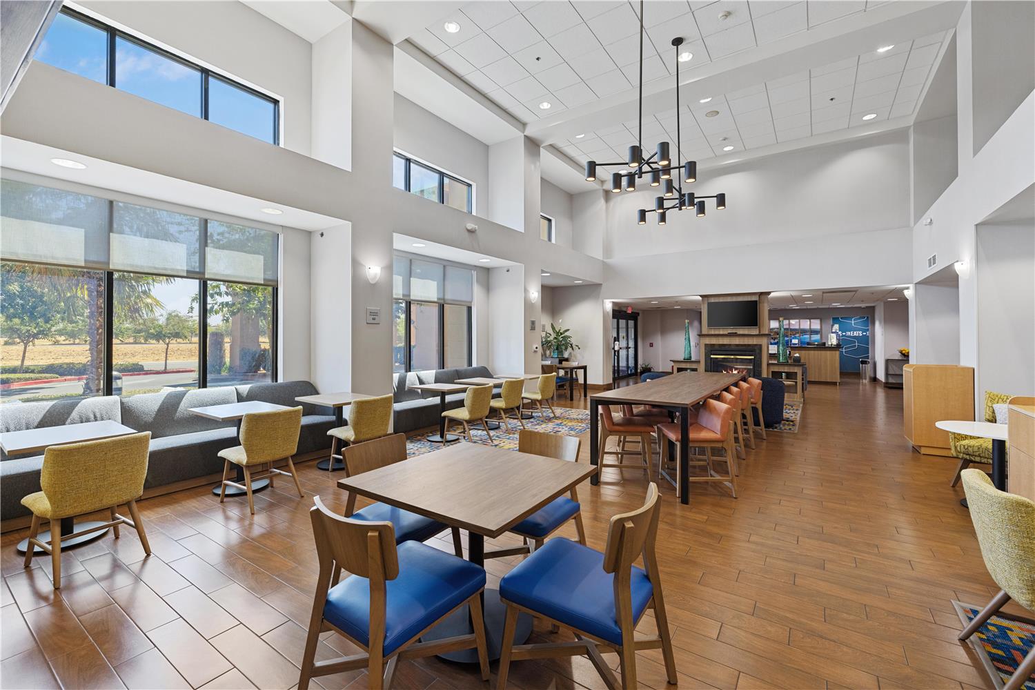 hampton inn and suites madera