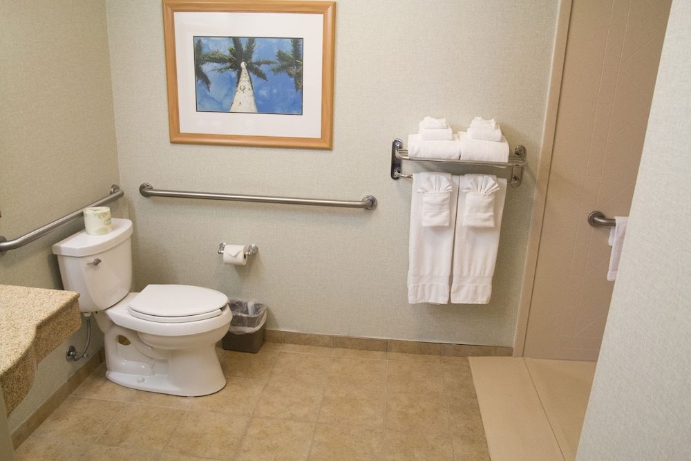 hampton inn and suites madera