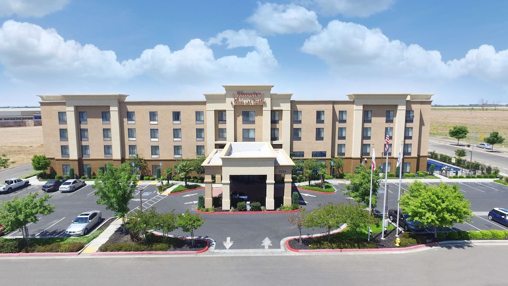 hampton inn and suites madera
